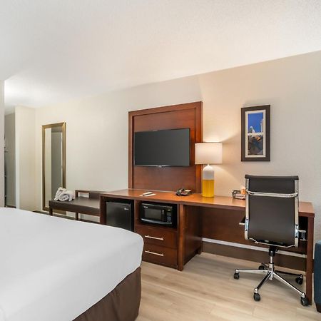 Comfort Inn Charlotte Airport Uptown Exterior foto