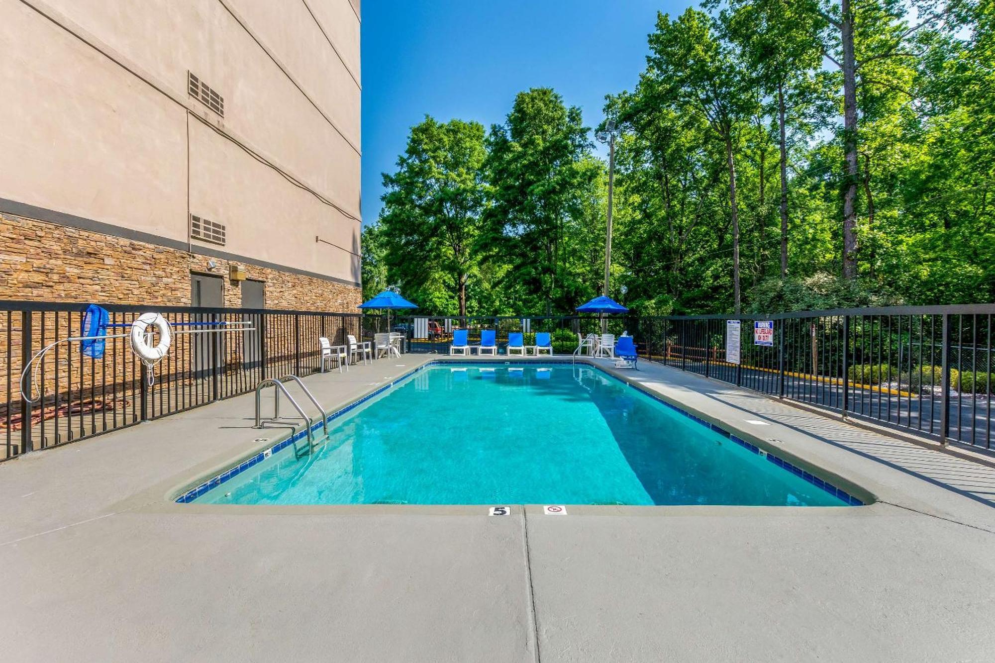 Comfort Inn Charlotte Airport Uptown Exterior foto