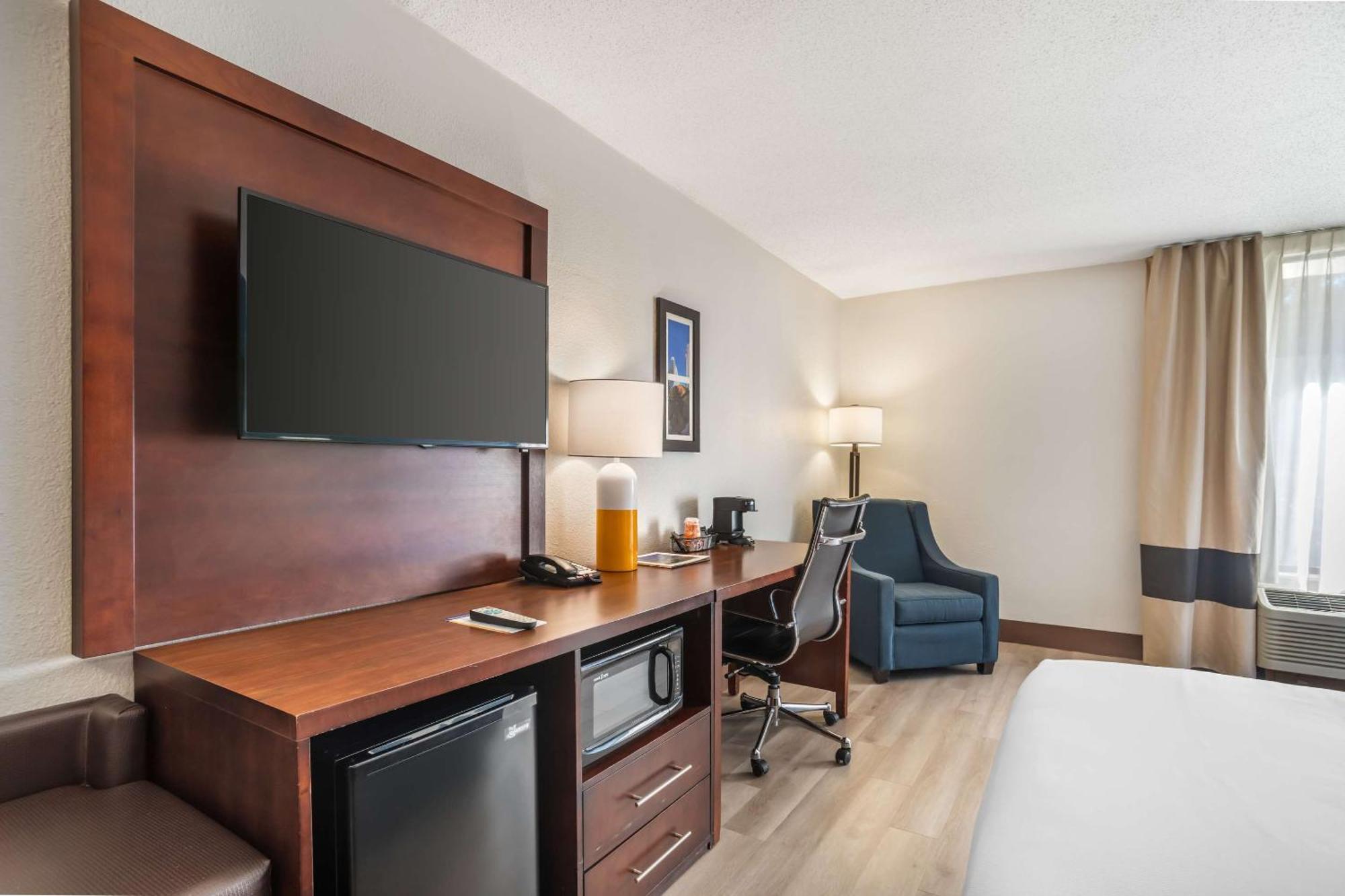Comfort Inn Charlotte Airport Uptown Exterior foto