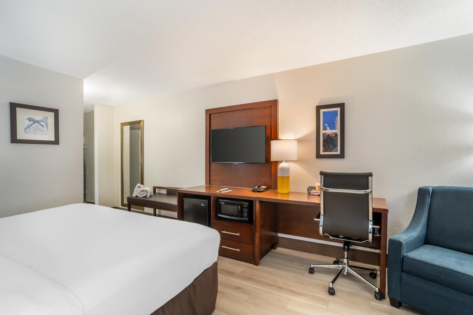 Comfort Inn Charlotte Airport Uptown Exterior foto